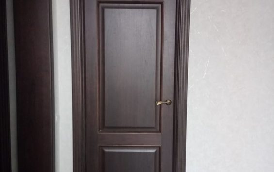 Установка распашных межкомнатных дверей в Москве